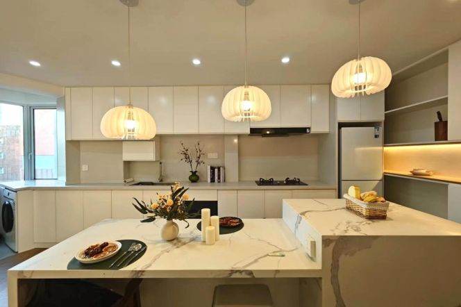 Gubei area/spacious 3br 2baths/brand furniture/160 sqm,Hongbaoshi rd@L15