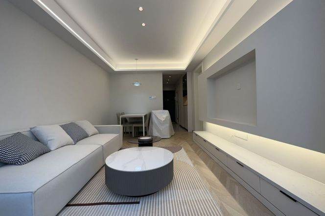 Brand new/elevator 1BR 2LR/big living room/central AC,Jiangsu rd@L11/2