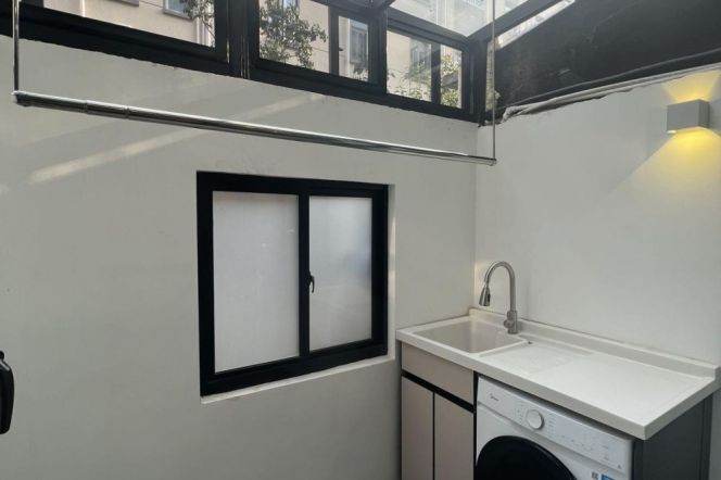 Cozy 1 br on ZhenNing Rd , easy  to L  2/11  JiangSu Rd St.