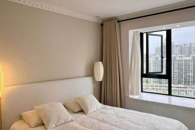 elegant design -large balcony-2beds -elevator- close to line 14 wuding road 