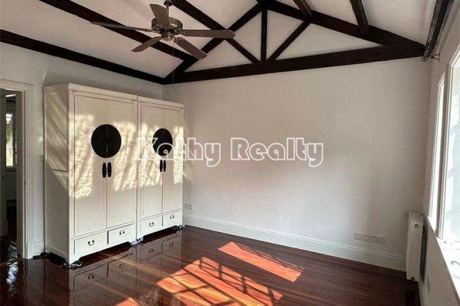 Beautiful whole old house 2+1BR Julu Rd IAPM 21k