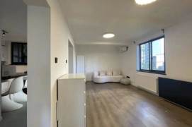 Spacious elevator 2br flat in Hengshan Road