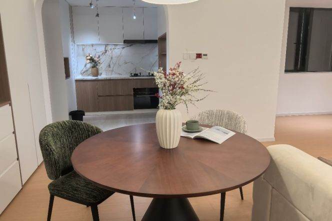 Elevator High-rise 2Br/2Lr/1Bt Close to L3/4/10 Hongqiao Rd Metro Station 