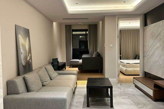  High-end 1br + study apt at Hanzhong Rd &Suzhou Creek   M2/12/13
