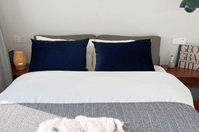 Modern & Bright 1 br with lift near L 3/4/10 HongQiao Rd St.+ L 10 SongYuan Rd st