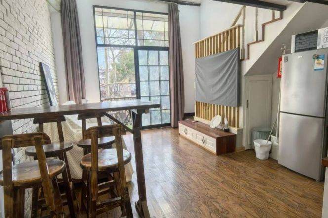 Nice balcony 1Br/1Lr/1Bt apt nr South shanxi rd,M1/10/12