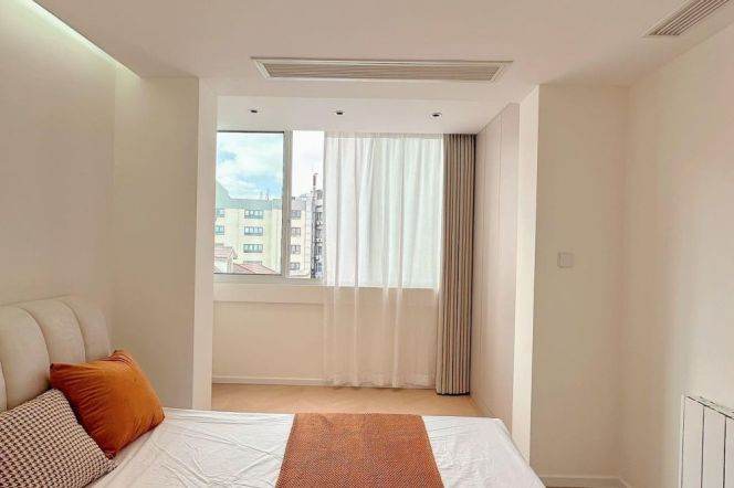 Modern & Stylish 1 br in Jing'an  5 mins to L 14 WuDing Rd St.