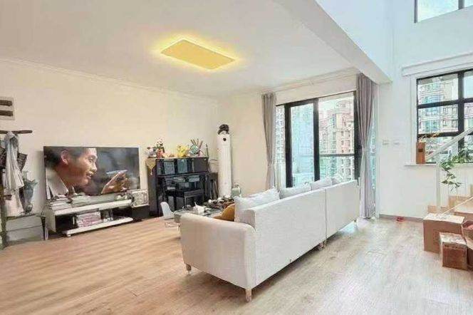 Park-Side Penthouse Duplex | 5BR 3BA in Shanghai Greentown