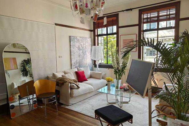 Classical 3BR 2BA Old Apt w/Balcony Next to W. Nanjing Station