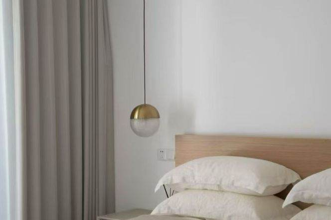 High floor 2brs/2living & balcony/heating/oven @West Nanjing Rd