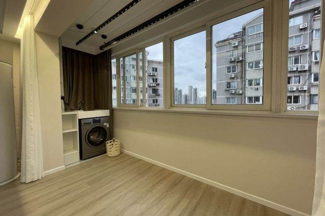 Elevator Spacious 1Br/2Lr/1Bt Close to L7/13 Changshou Rd Station 