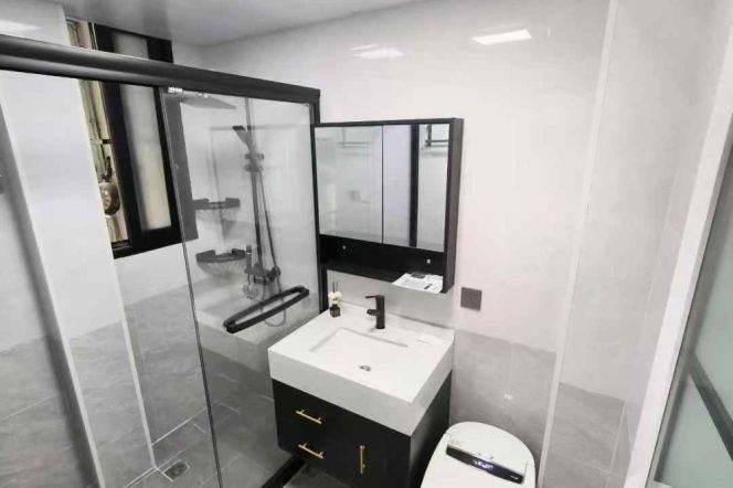 Loushanguan rd 1BR 1LR@L15/2,bright room/Nice deco&location