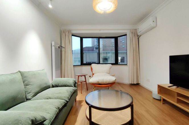 Nice view 1Br w. Elevator Heating