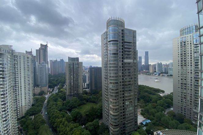 modern 3brs floor heating modern furniture nice river view near Huang pu river IFC only 26.3K