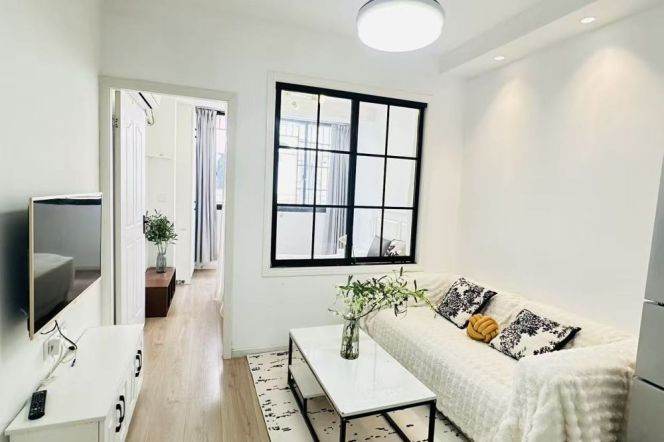 Nice&bright 2br/1lr @zhongshan park sta 6.5k
