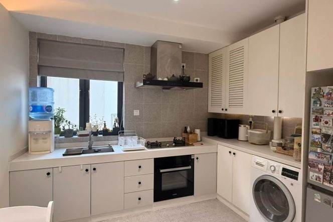 Elevator 2br Apt in Hengshan Road