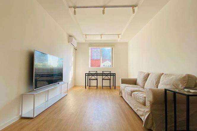 Good lighting 1br near Shanghai Library