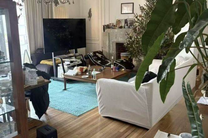 Historical Building 1br with elevator near Line 2/7/14 Jing'an Temple St.