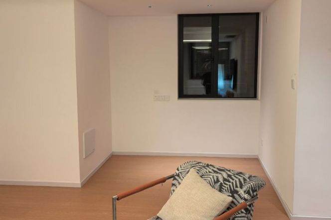 2br hongqiao rd station