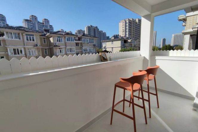 Nice Balcony 2br Apt in Gubei