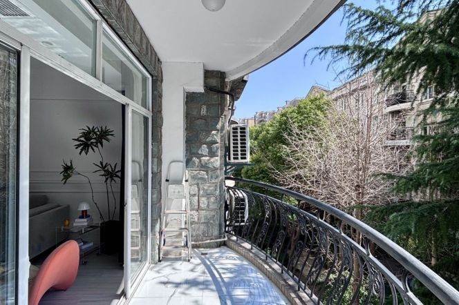 2Bdrs 2Baths Apt/Bright&Spacious /Line2 Weining Rd/Good View/elevator