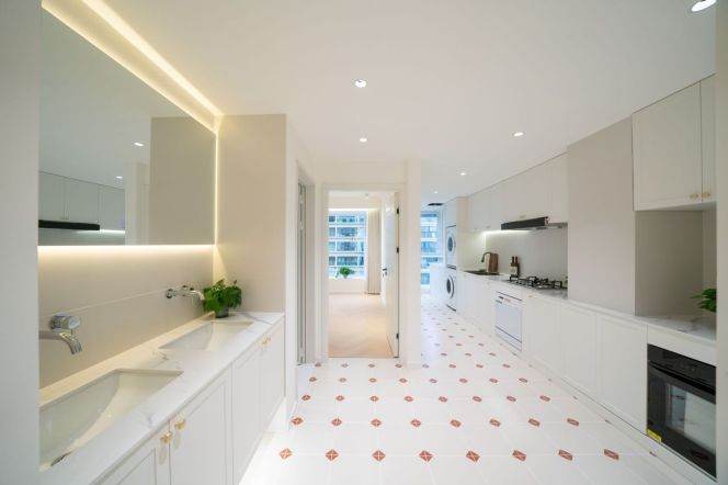 modern big 3brs floor heating modern furniture beside Xujiahui park line 1,9,11 