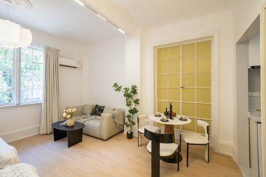 Airy and bright Studio apt