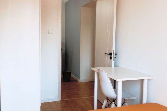 Cozy room near West Nanjing rd, close to ECNU, international roommates 