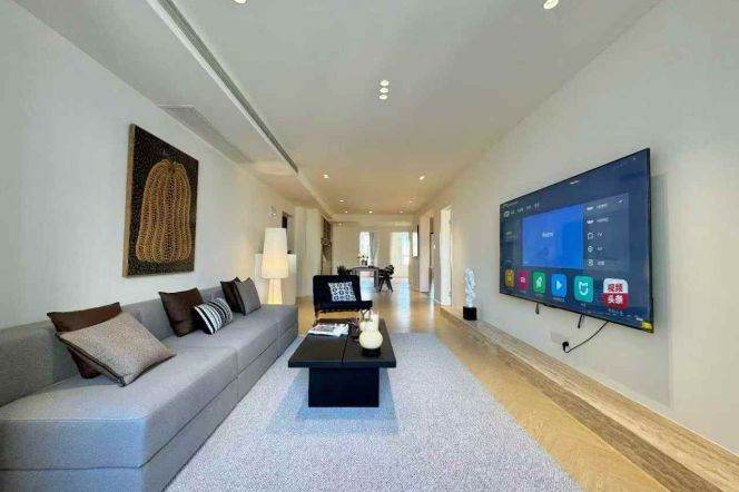 Spacious bright 3br/2bt@Jing'an center  with nice open balcony available soon