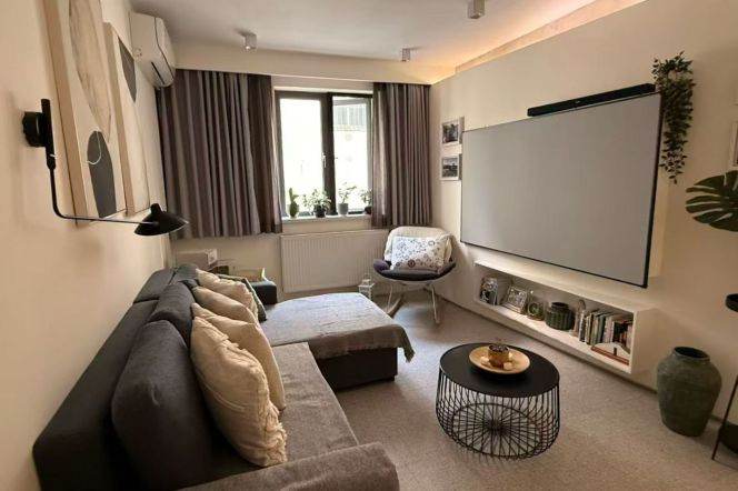 Elevator 2br Apt in Hengshan Road