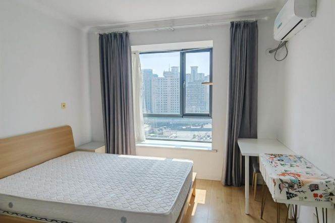 Spacious & Bright 2 br easy to DaPuQiao + West Bund(XuHui) L 9 + L 4