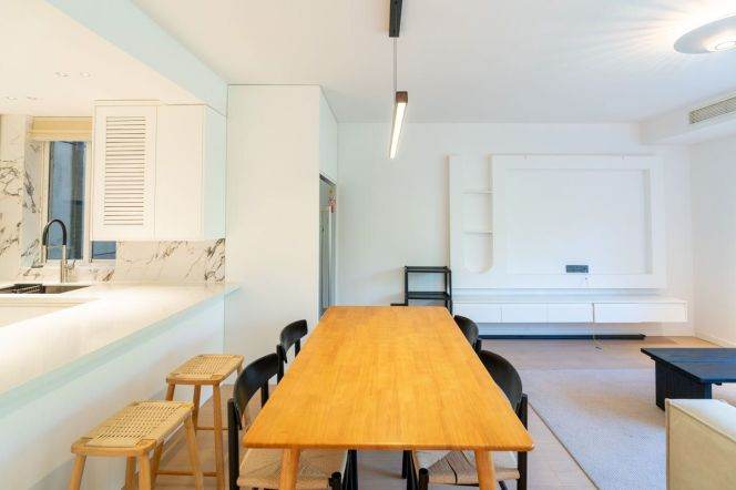 2 Brs, 1 Living room with Floor Heating/Central ac/Oven, 120 sqm @ Xintiandi station L10&13