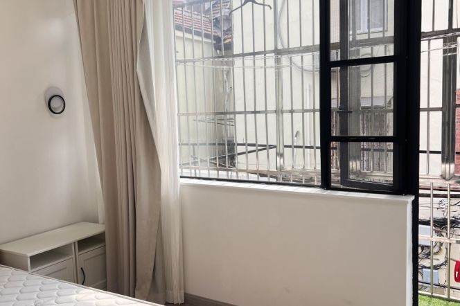 Good sunlight 1BR 1LR Outdoor balcony Line 9/12 Jiashan Rd.