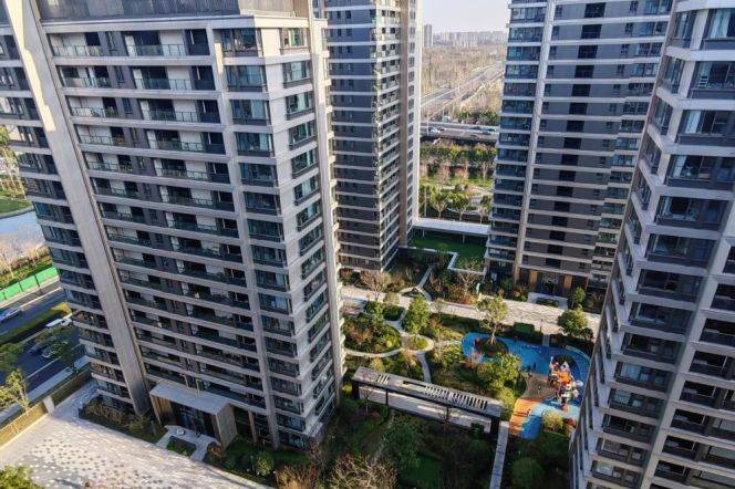 Big open balcony 2 br in next Wellington shanghai+NYU, easy to L 6/8/11