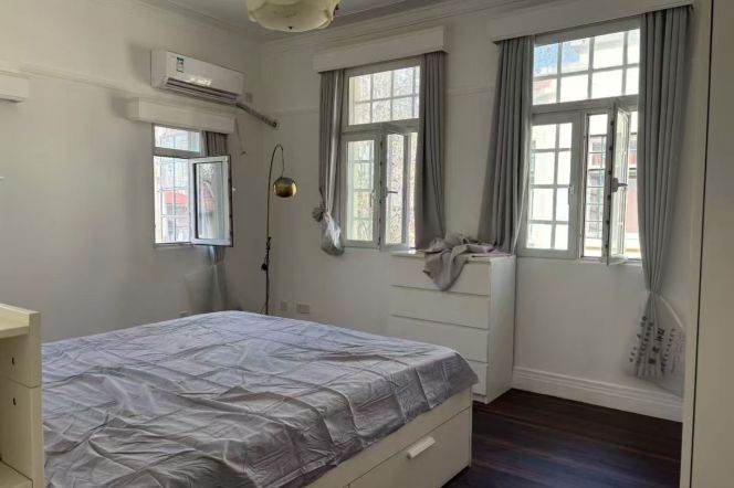 Historic buidling 2BR High ceiling Shanxi(s) Rd 16.8k