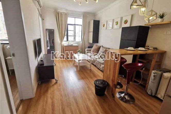 Spacious 1BR APT Balcony Jiashan Rd Metro 7.6k