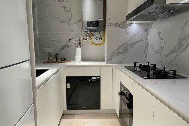 Modern 3brs with floor heating nearby  famous west nan jing road