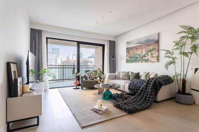 super modern 3brs floor heating nice furniture open balcony best compound Lujiazui near IFC