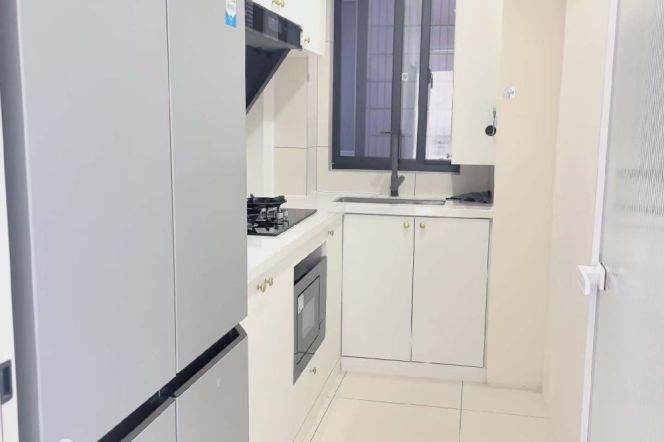Renovated 2br,with CA,floor heating,Oven, high rise,close to Laowaijie,Line 10