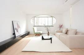 3 Brs, 2 Baths with Floor Heating/Central ac/Oven, 160 sqm @ Jingan temple L2&7