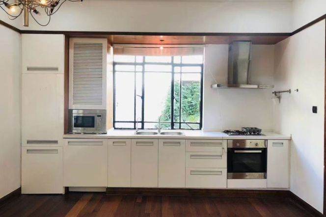 3 Brs, 2 Baths with Open Balcony/Wall Heating/Oven, 160 sqm @ Shanghai Library L10