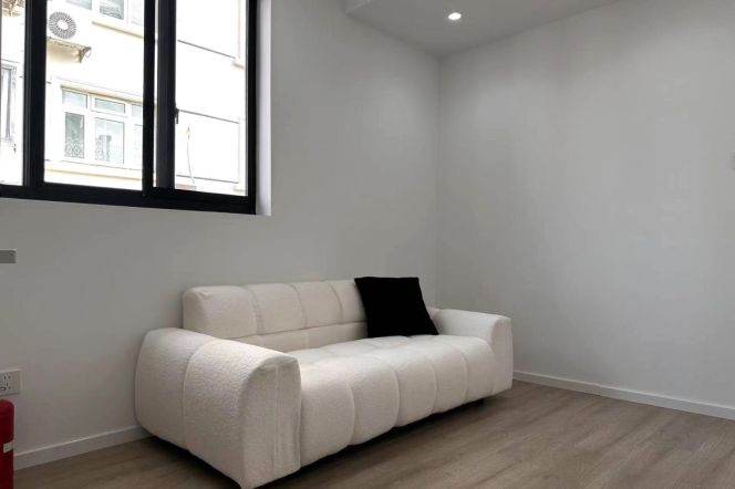 Huashan rd/modern 1br 1lr+outdoor balcony/all bright room,SH Library@L10