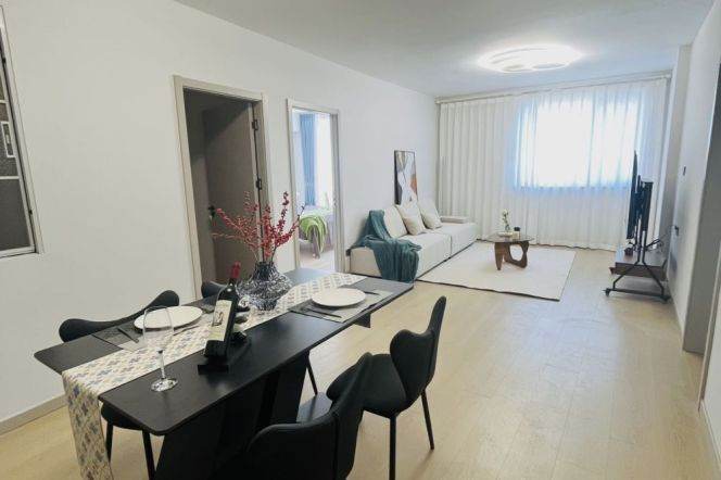 Prime 3BR 2BA High-Floor at Jiangsu Road Metro Hub