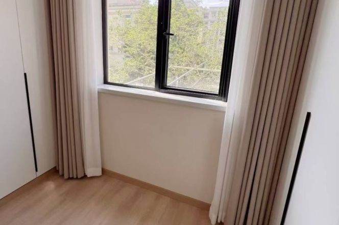 West Yan'an rd 1br 1lr@L3/4,double south/separate big living room