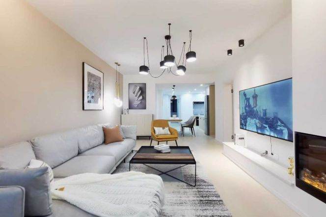 Zhongshan Park Station Elevator 3Br/2Bath Line2/3/4