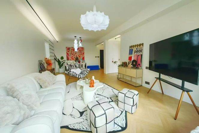modern 2brs floor heating modern furniture nice river view beside Huang pu river only 21K