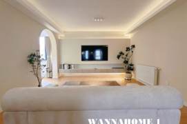 Spacious&Bright&Modern Elevator 2Bdrs 1Bath Apt+L14 Wu Ding Rd Metro+Large Balcony