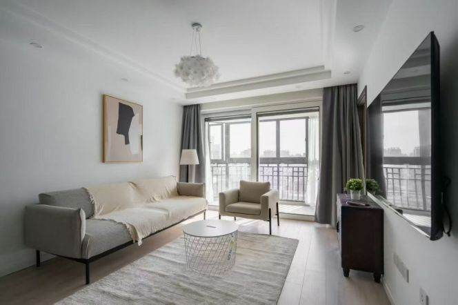 Modern 2brs with balcony and floor heating in downtown