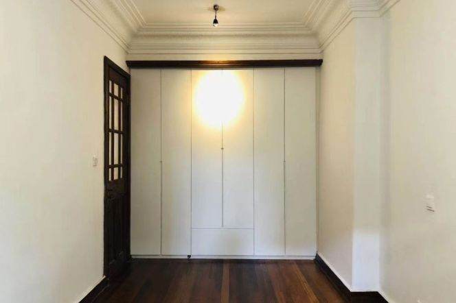 3 Brs, 2 Baths with Open Balcony/Wall Heating/Oven, 160 sqm @ Shanghai Library L10