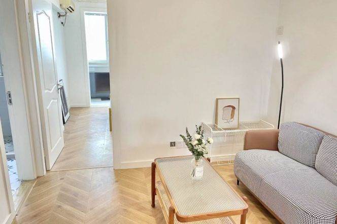 8k Comfort 1Br with elevator Nr South Shaanxi Rd.line1/10/12